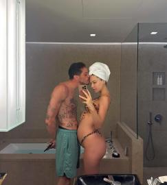 Elsie Hewitt Flaunts Bikini Body in Bump-Baring Photo With Pete Davidson