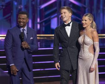 Robert Irwin Explains Why He Sings Along During 'DWTS' Routines