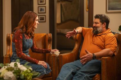 English Teacher's Stephanie Koenig Teases 'Juicer' Season 2 for Gwen, Markie