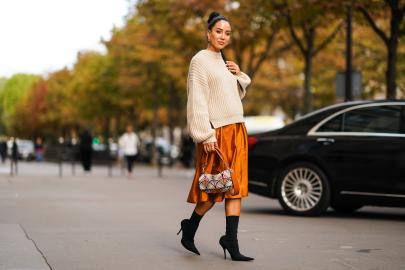 Want to Dress Rich? These 17 Loose Fall Sweaters Are So Visually Slimming 