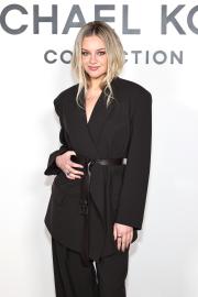 Kelsea Ballerini Gets Emotional in First Performance After Breakup
