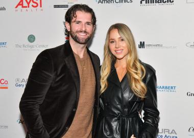 ‘Bachelorette’ Alum Jed Wyatt and Wife Ellen Decker Welcome 1st Baby