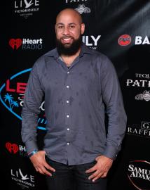 Kendra Wilkinson’s Ex-Husband Hank Baskett Shares Rare Selfie