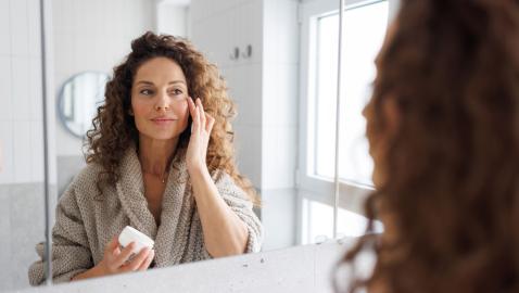 Sagging Skin? This Anti-Aging Cream Visibly Lifts and Firms