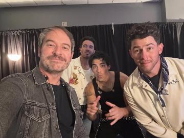 Dave Elkins of Mae Joins the Jonas Brothers at Denver Concert: ‘Let’s Go!’