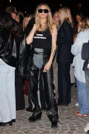Cara Delevingne Forced to Wait Outside Fashion Show: 'This Is Just Crazy'
