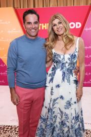 Connie Britton and David Windsor Are Engaged After Almost 6 Years of Dating Connie Britton and David Windsor Are Engaged After Almost 6 Years of Dating
