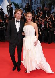 Jennifer Lawrence Secretly Gave Robert Pattinson Food out of the Garbage