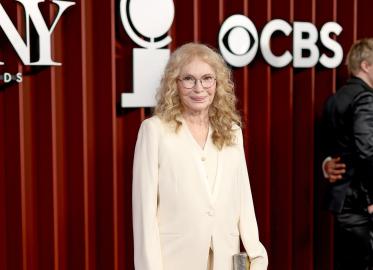 Woody Allen's Ex-Wife Mia Farrow Reacts to Diane Keaton's Death