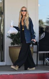 Rachel Zoe’s Denim Jacket Is the Perfect Fall Layer — The Look Is Just $28