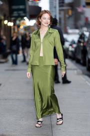 Emma Stone Wears Gwyneth Paltrow's 'Great Expectations' Outfit in NYC