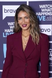 What’s in ‘RHONY’ Star Erin Lichy’s Bottega Veneta Clutch? Makeup, Jewelry and More