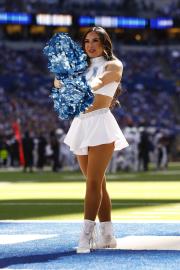 Indianapolis Colts Cheerleader Gets Engaged After BF Sneaks Onto the Field