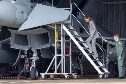 Kate Middleton Walks Backwards in Stilettos While Getting Off a Fighter Jet