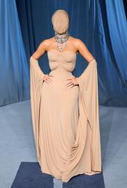 Kim Kardashian Details Logistics of Wearing 'Skims-y' Mask to Academy Gala