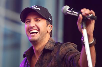 Luke Bryan Discusses ‘Misinformation’ Around Sister's Shocking Death Luke Bryan Discusses ‘Misinformation’ Around Sister's Shocking Death