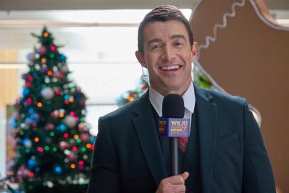 Robert Buckley Teases Opposites Attract Love Story in Holiday Hallmark Film