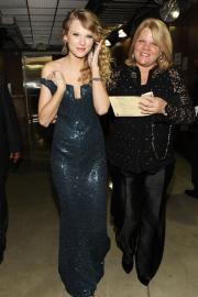 What Taylor Swift’s Mom Really Thinks About Her Song “Wood”