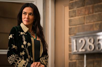 Yellowjackets' Simone Kessell Jokes About Joining New Show With Plane Crash