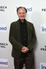 Succession's Fisher Stevens Reveals He's Moving Out of the U.S. for England Succession's Fisher Stevens Reveals He's Moving Out of the U.S. for England