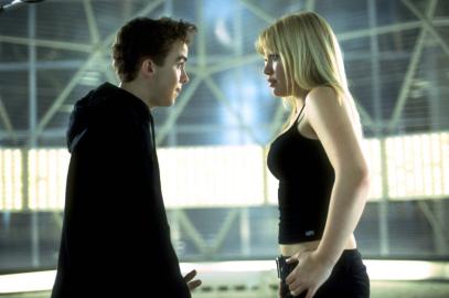 Frankie Muniz Says He Hasn’t Spoken to Hilary Duff in 22 Years