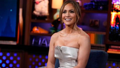 Jennifer Lopez's Luxe Croc Embossed Clutch Has a $30 Twin on Amazon