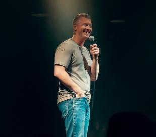 17 Best Stand-Up Specials on Netflix Right Now (October 2025)