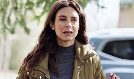 This Guilty Pleasure Thriller Is Climbing Netflix's Top 10 Right Now