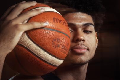 Who Is Koa Peat? 5 Things to Know About Univ. of Arizona Basketball Phenom