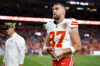 Travis Kelce Taunts Much Shorter Broncos Player in Another Chiefs Loss