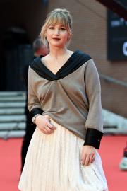 Jennifer Lawrence Thinks Male Directors Can Be ‘Controlling’ Over Actors