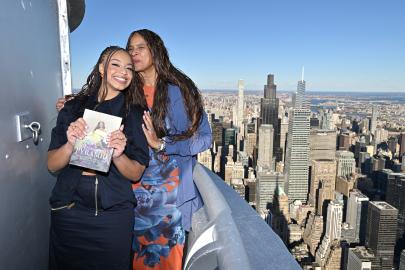 Holly Frazier Defends Daughter Nia Sioux After Christi Lukasiak and Kelly Hyland Criticize Her Memoir