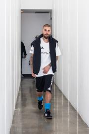 Justin Bieber Says He Suffered Rib Injury After Electric Skateboard Fall